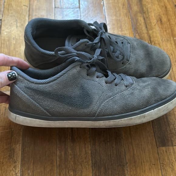 Grey Nike SB - Picture 2 of 7